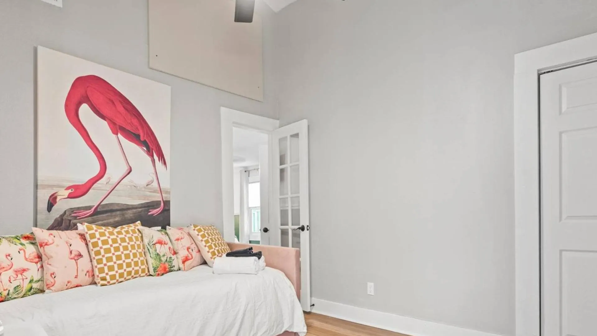 Urban Flamingo Retreat Modern Meets Tropical In This Beautiful, Updated Pet Friendly 3Bd Pool Home With Outdoor Living Space Tampa Holiday home