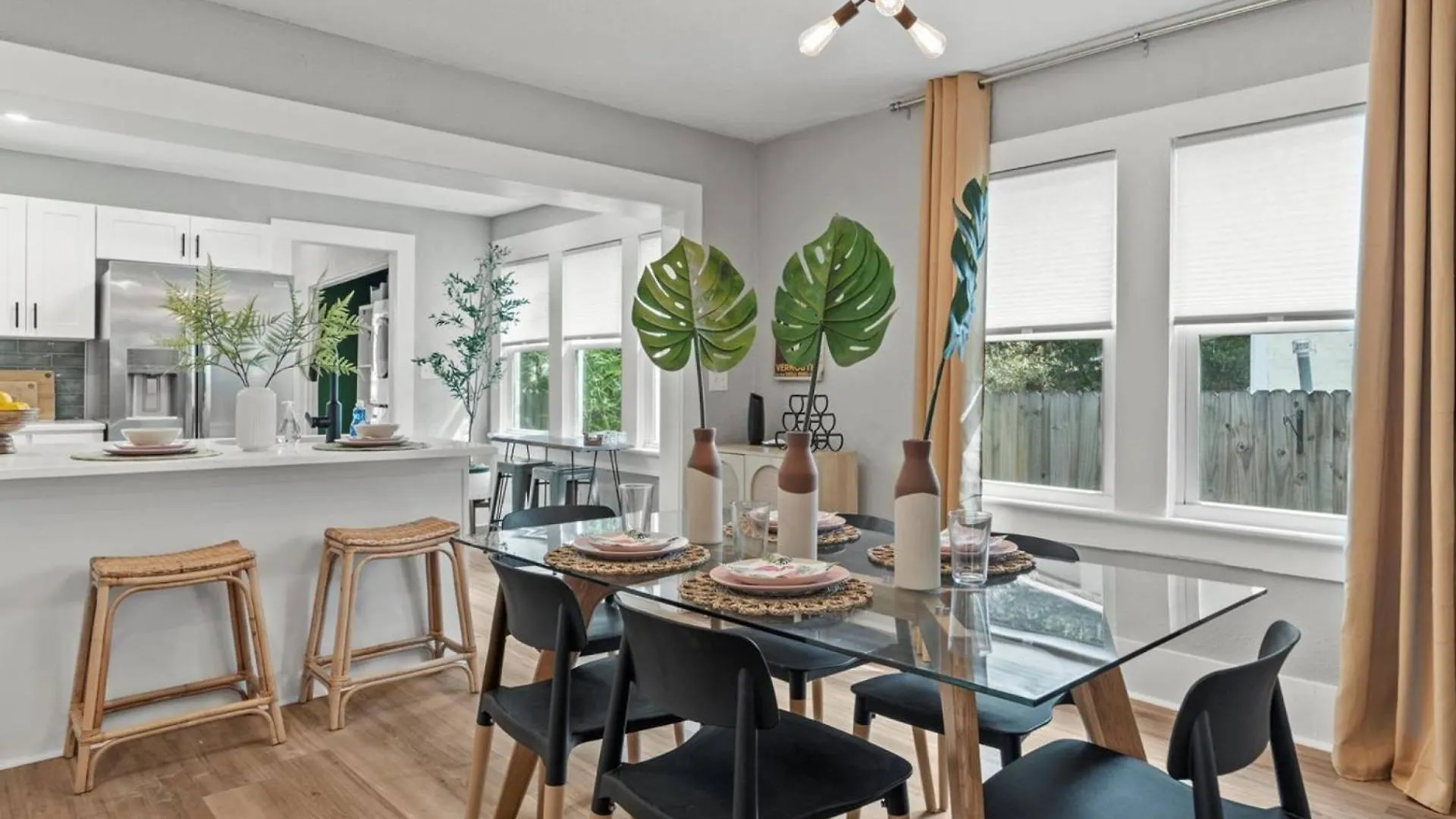 Urban Flamingo Retreat Modern Meets Tropical In This Beautiful, Updated Pet Friendly 3Bd Pool Home With Outdoor Living Space Tampa United States