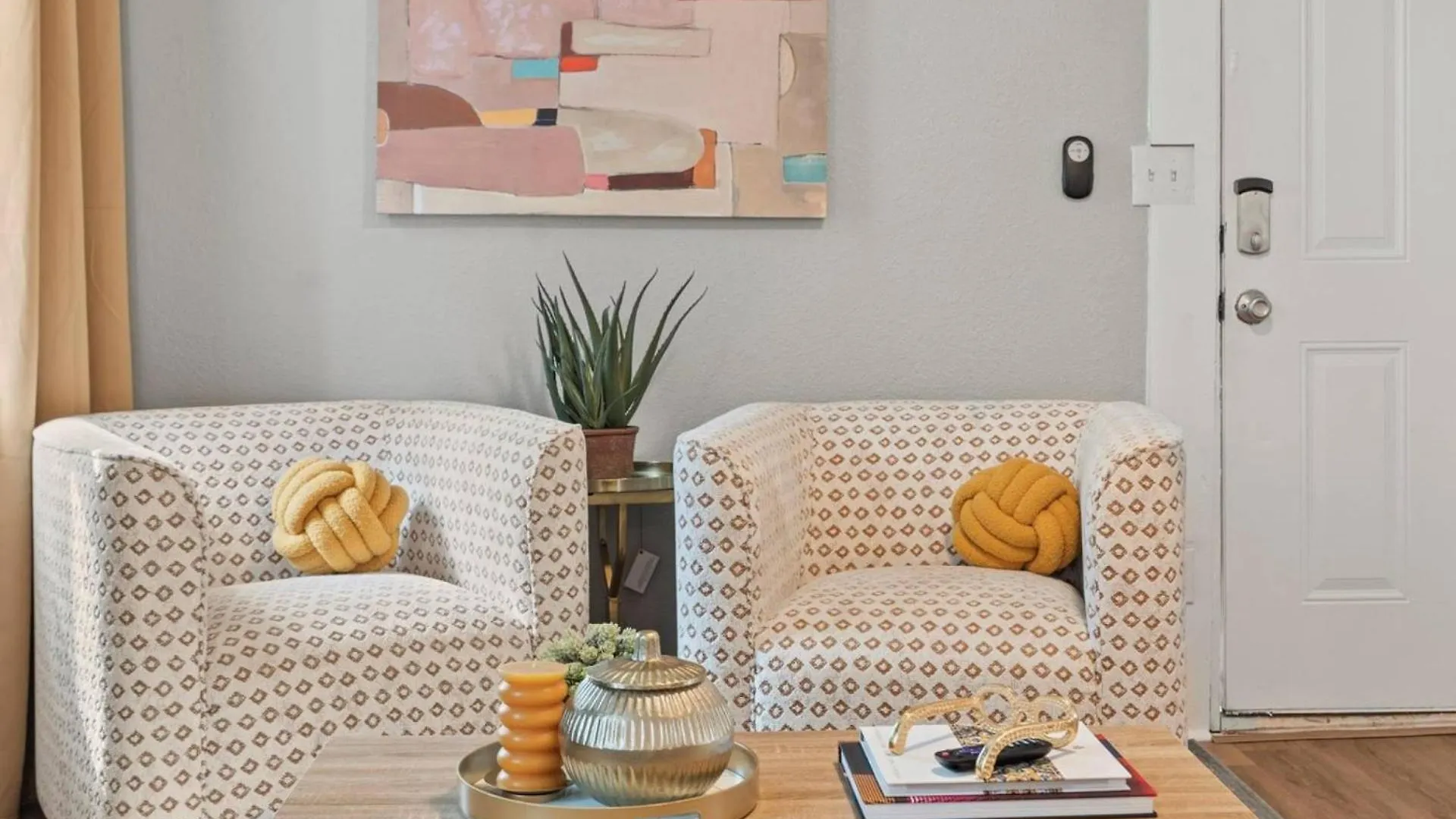 Urban Flamingo Retreat Modern Meets Tropical In This Beautiful, Updated Pet Friendly 3Bd Pool Home With Outdoor Living Space Tampa United States